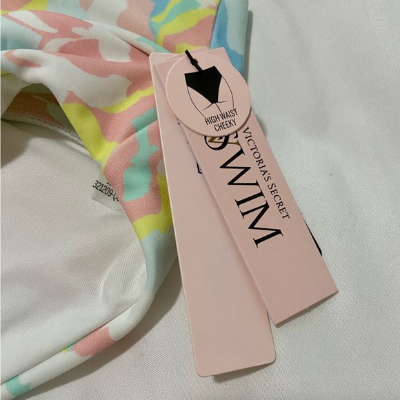 NWT Victoria’s Secret Swim Set in pastel camo - Picture 4 of 5